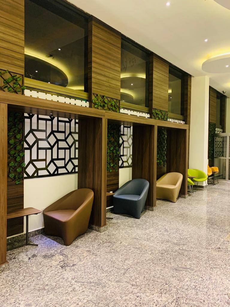 Pearl Departure Lounge