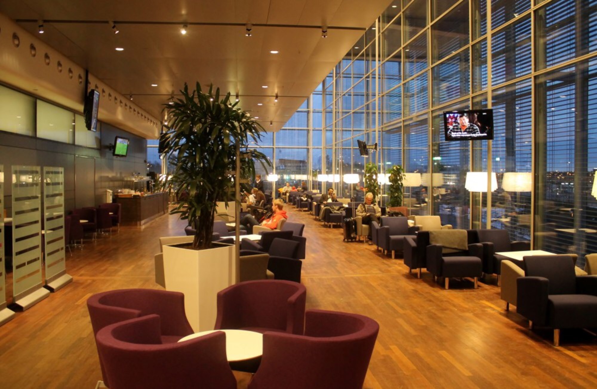 Pearl Lounge, Terminal 5