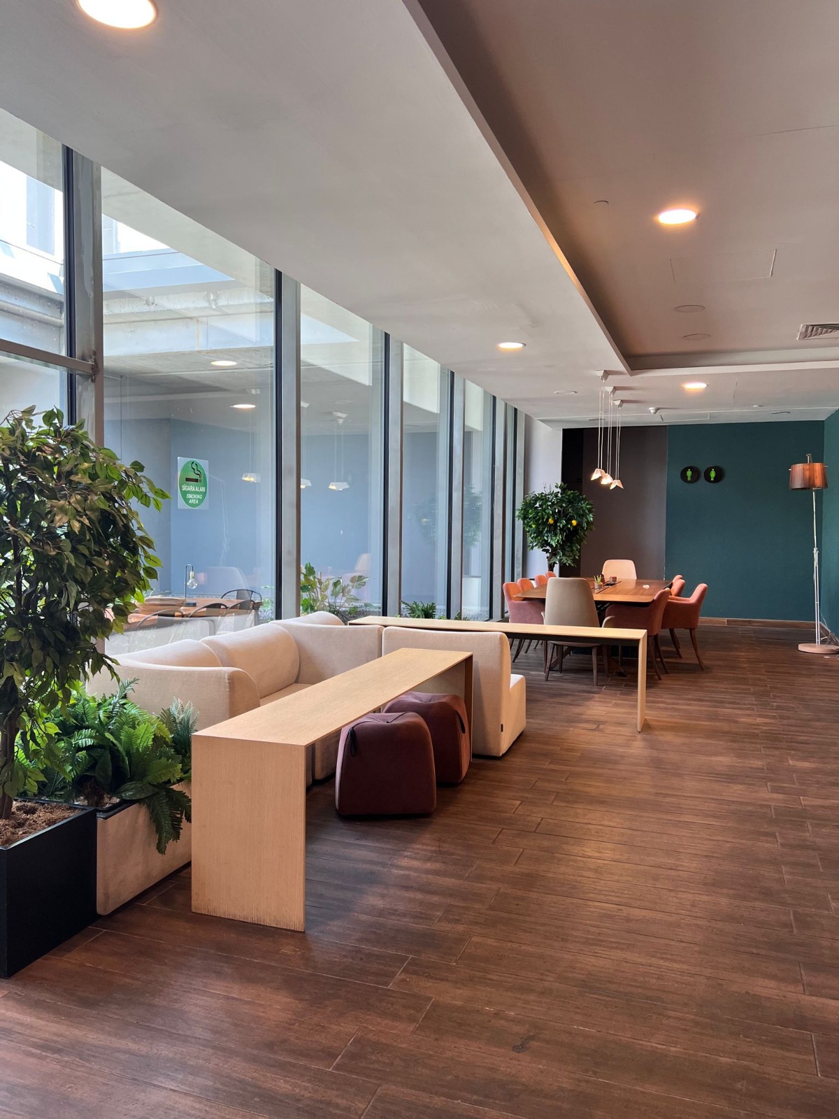 DLM Lounge