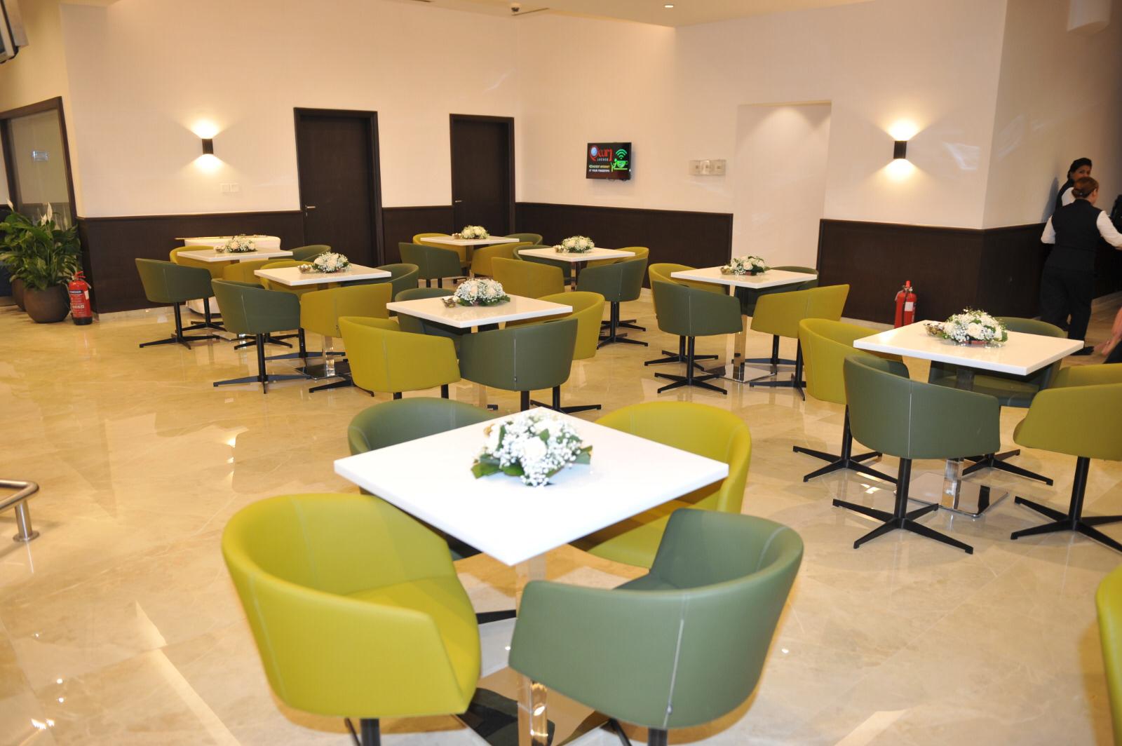 Pearl Lounge T1