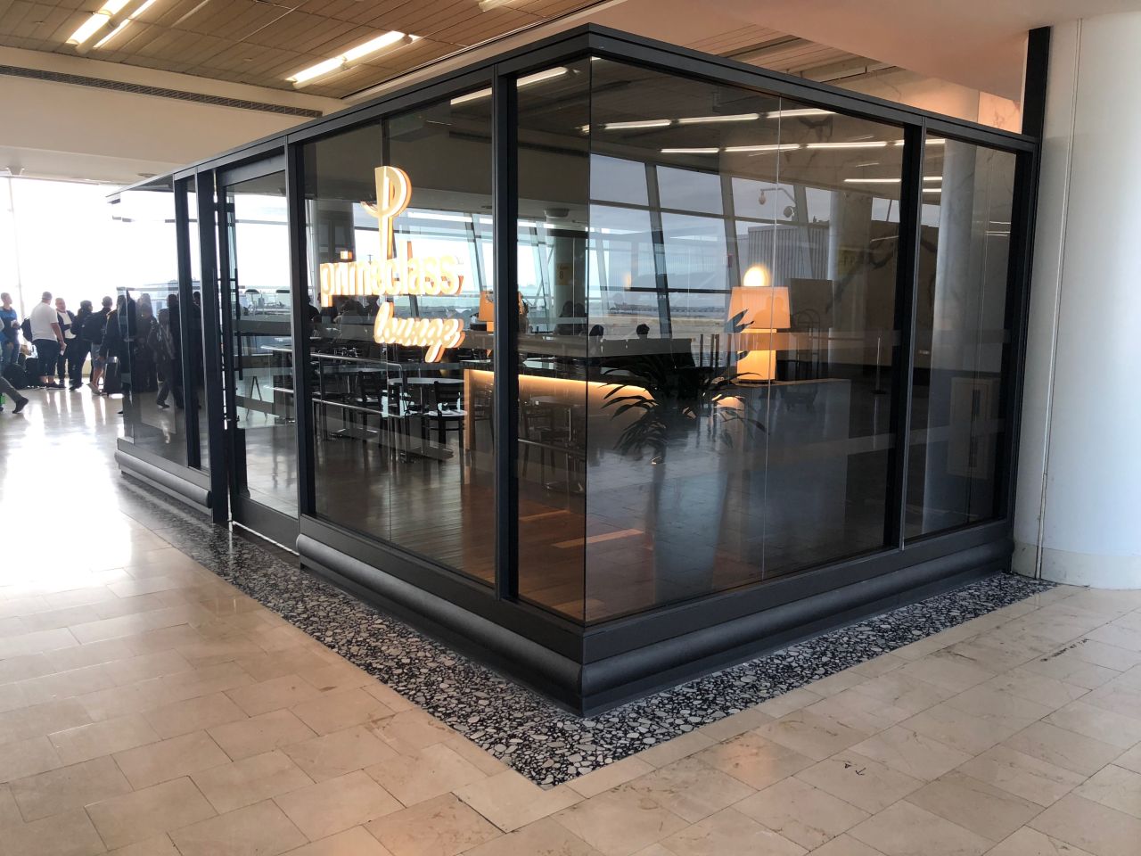 Primeclass Lounge T1
