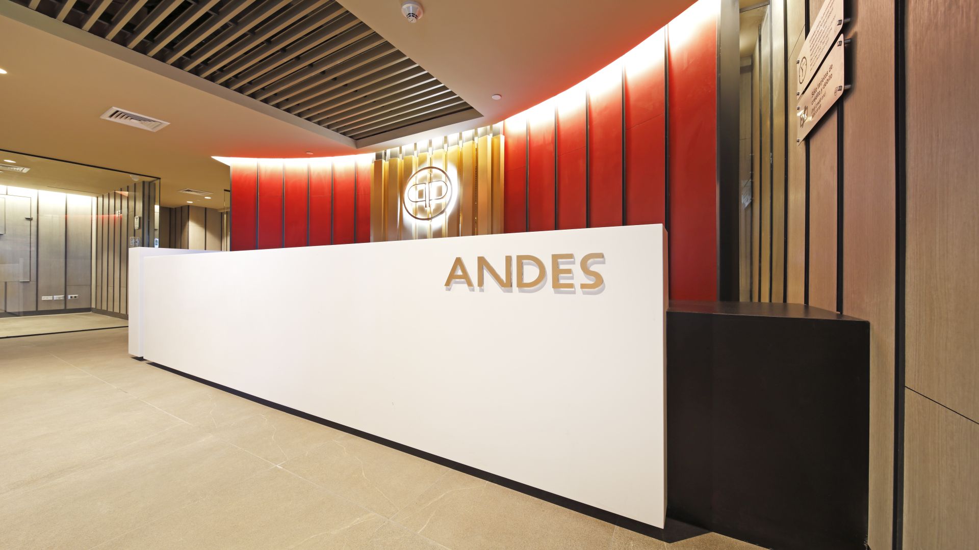 Andes Lounge