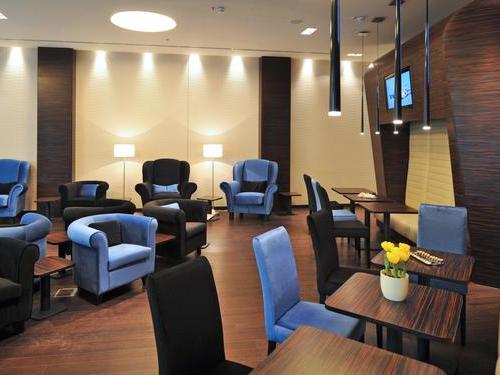 SkyCourt Lounge