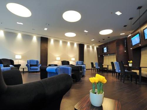 SkyCourt Lounge