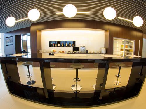 Business Lounge, Terminal B