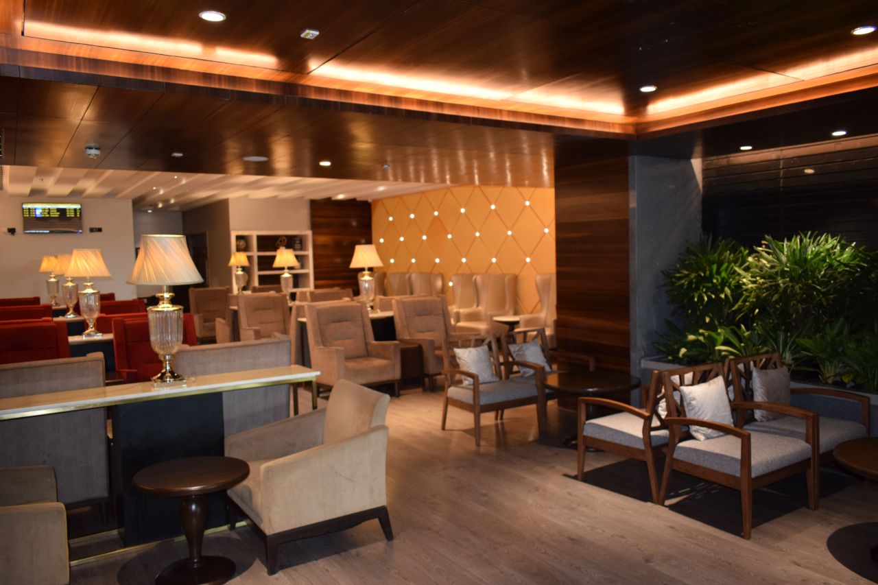 BLR International Lounge, T2