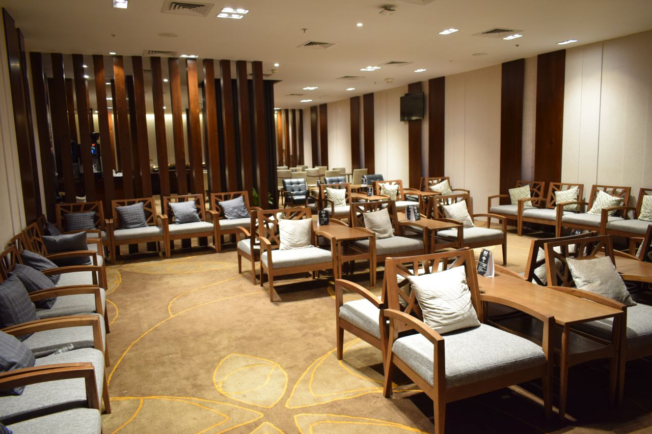 BLR International Lounge, T2