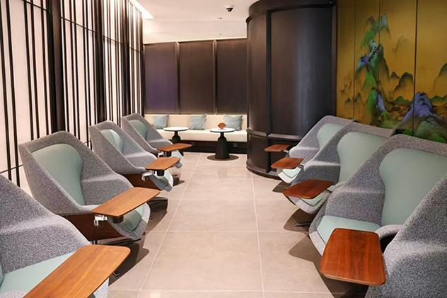 Lounge L33
