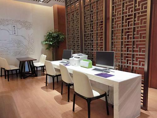 No. 3 First & Business Class VIP Lounge