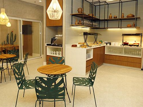 Advantage VIP Lounge Domestic