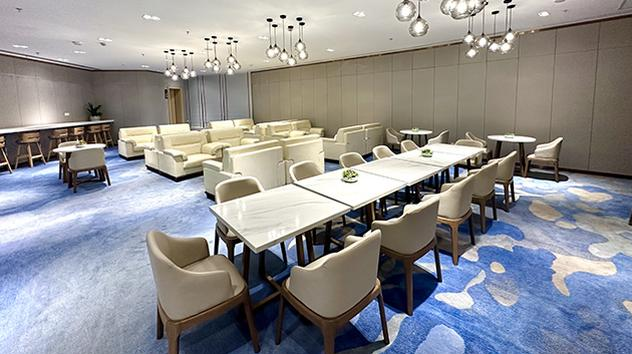 First Class Lounge 2