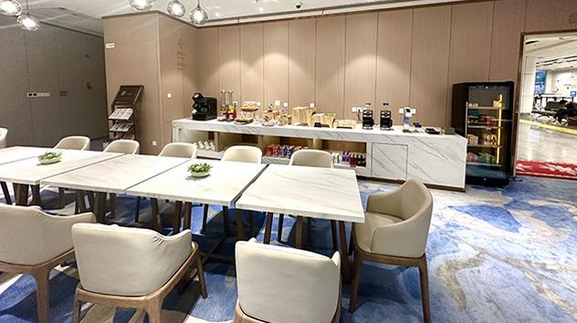 First Class Lounge 2