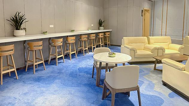 First Class Lounge 2
