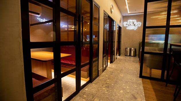 Advantage VIP Lounge + Fast Track