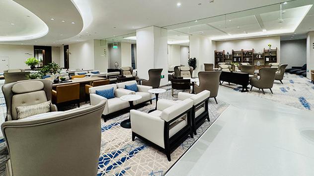 First Class Lounge 7