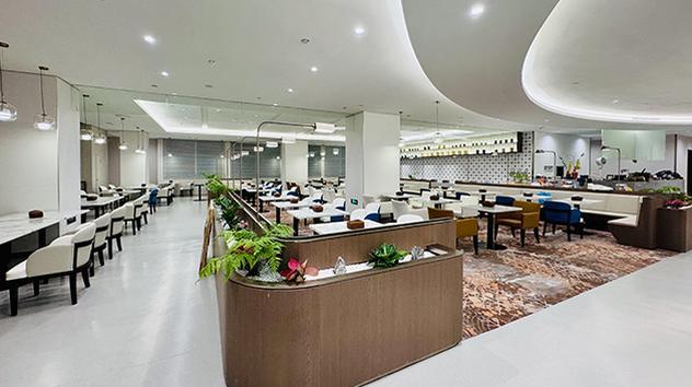 First Class Lounge 7