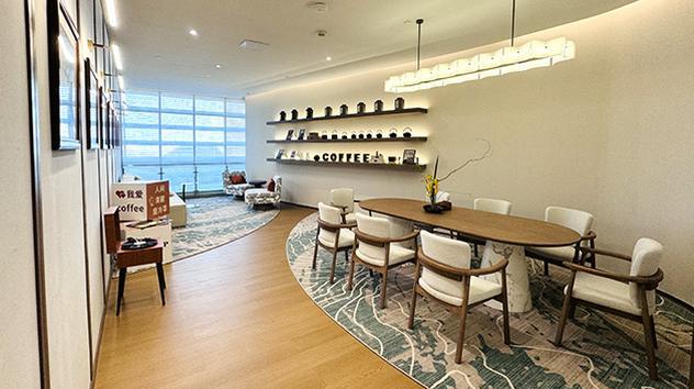 First Class Lounge 7