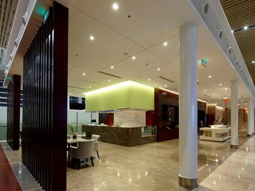 First/Business Class Lounge