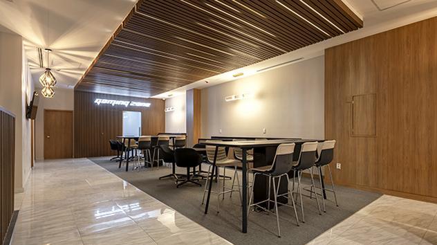 OMA Premium Lounge