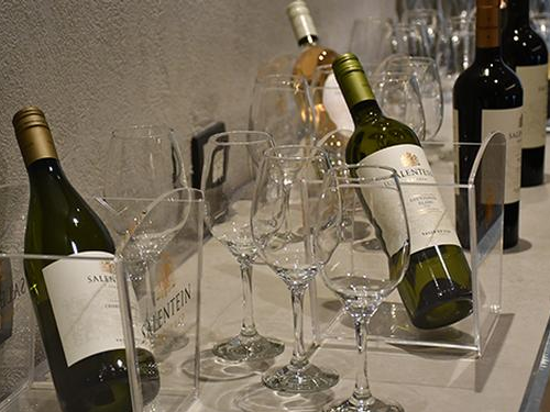 Mendoza by AMAE Lounge