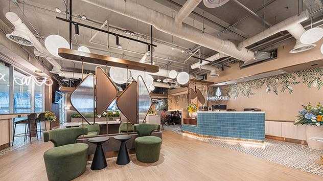Miracle First Class Lounge