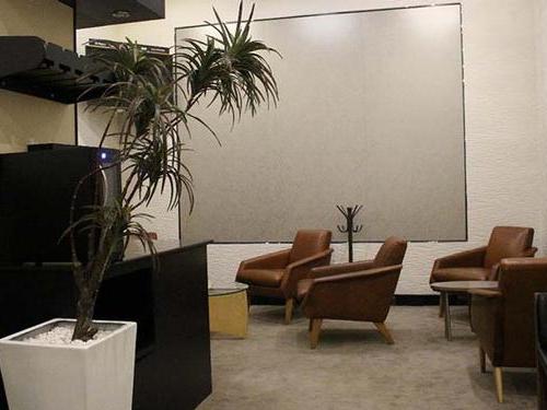 Lounge 19