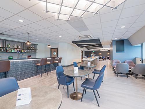 Aspire Lounge (South)