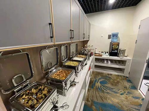 First Class Lounge