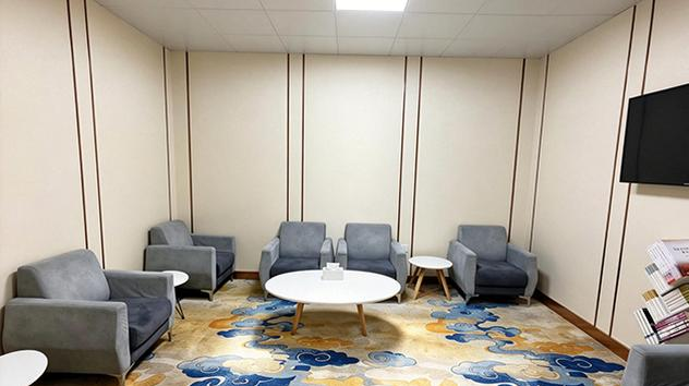First Class, VIP Lounge