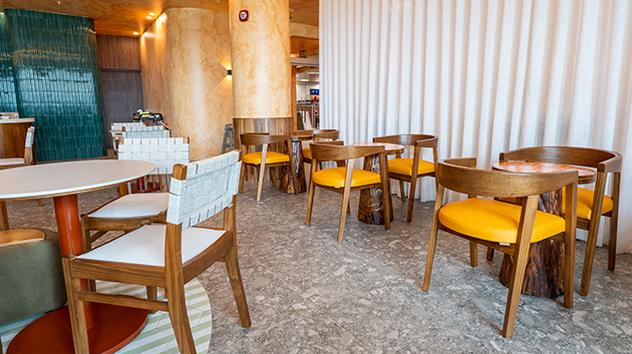 Pura Lounge