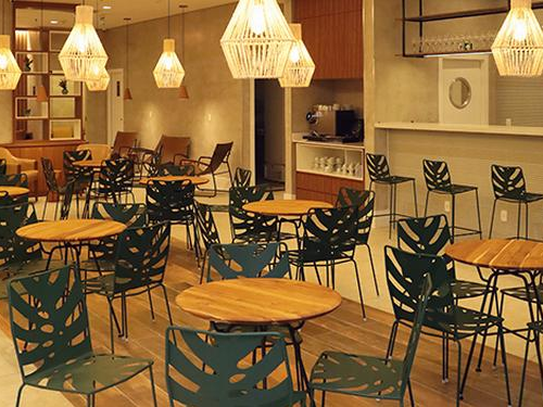 Advantage VIP Lounge (International)