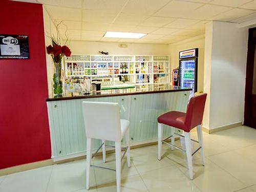 Sala Ambar (Departure Lounge)