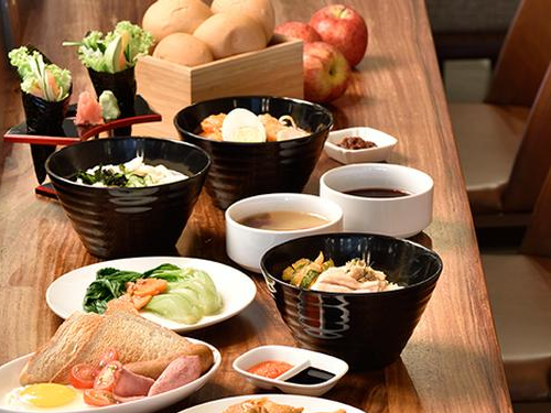 Plaza Premium Lounge (3-6 hour stay)