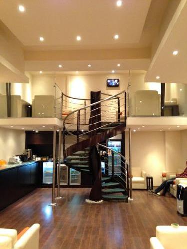 Skyway Premium Lounge